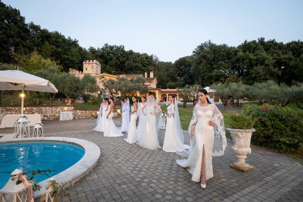 LA SPOSA DE LA VIE EN BLANC ATELIER SORGE DALLE ACQUE COME LA VENERE DI BOTTICELLI